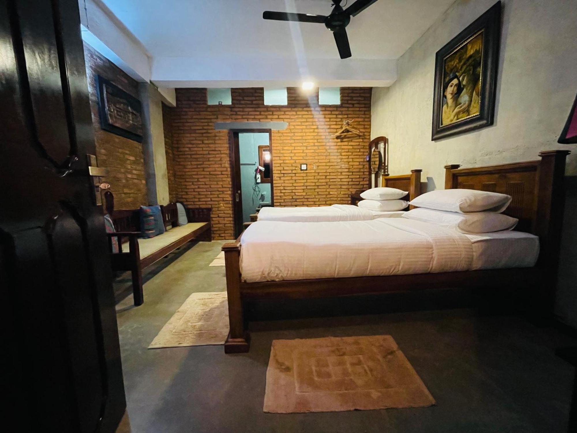 Aayu Hanthana Boutique Hotel Канди Экстерьер фото