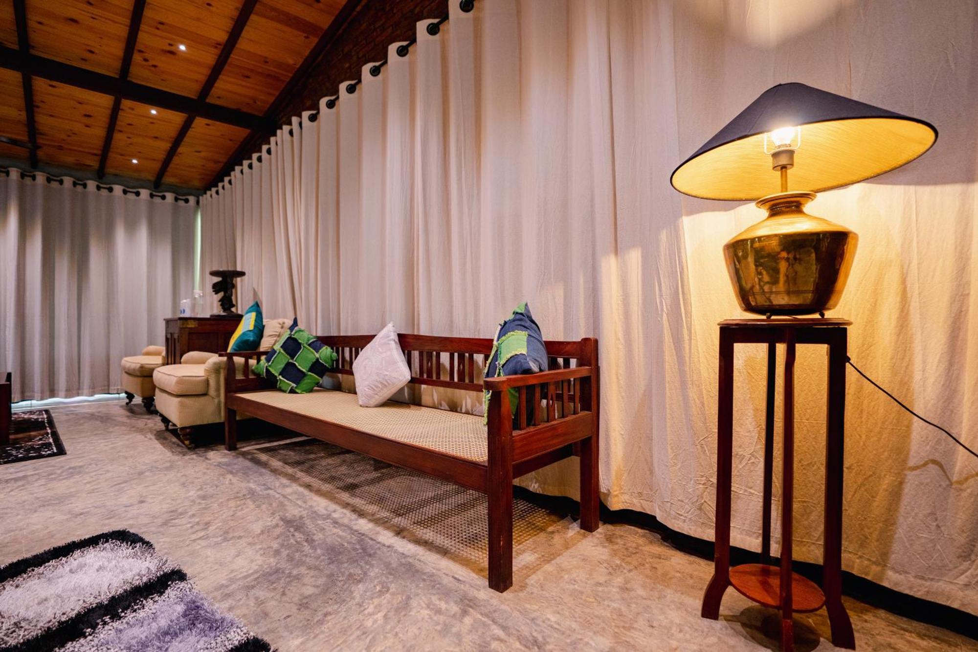 Aayu Hanthana Boutique Hotel Канди Экстерьер фото