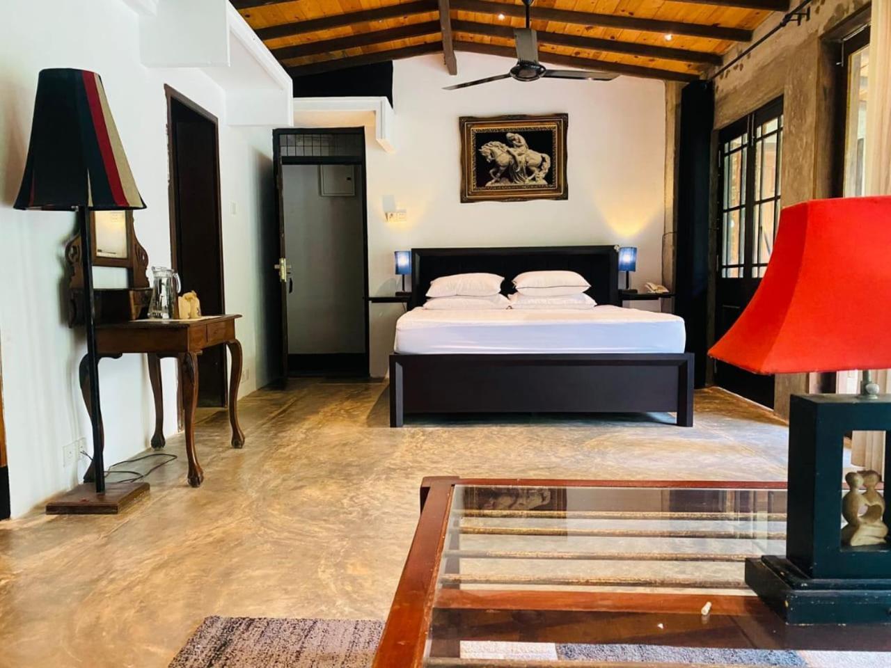 Aayu Hanthana Boutique Hotel Канди Экстерьер фото