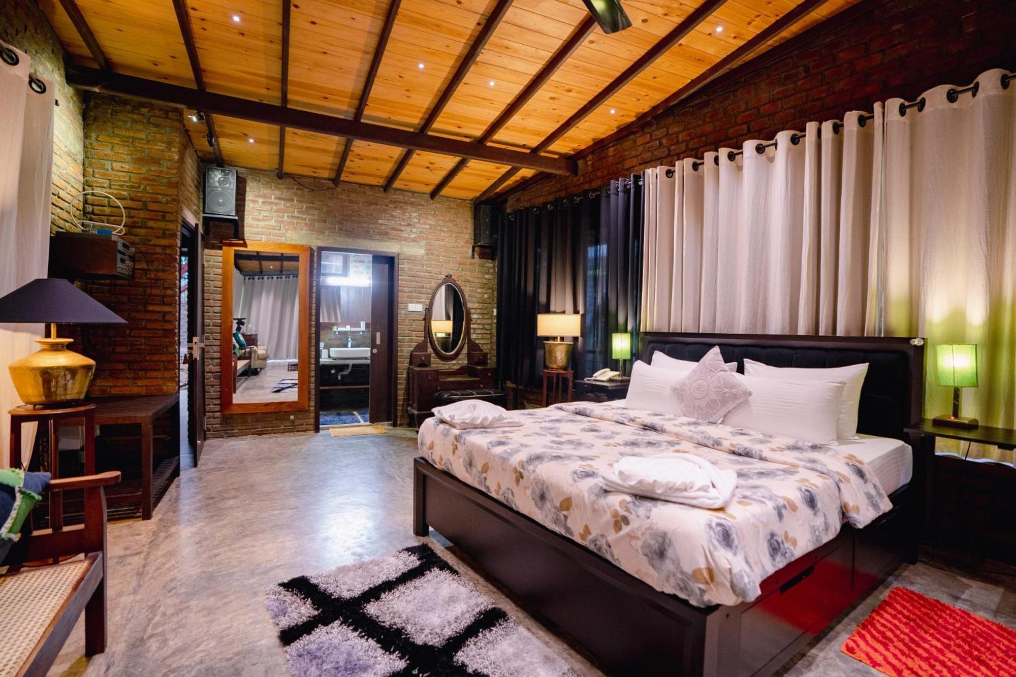Aayu Hanthana Boutique Hotel Канди Экстерьер фото
