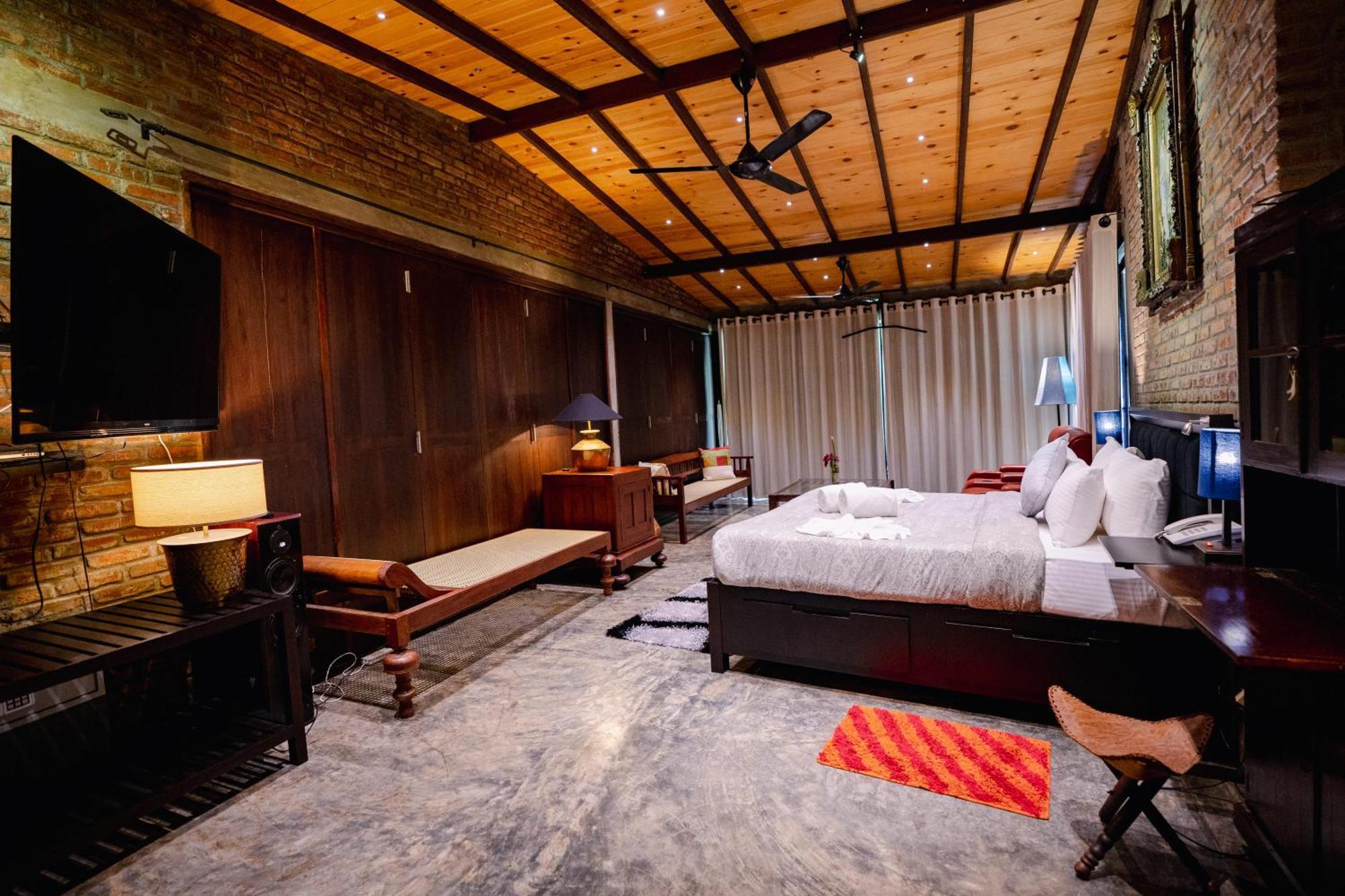 Aayu Hanthana Boutique Hotel Канди Экстерьер фото