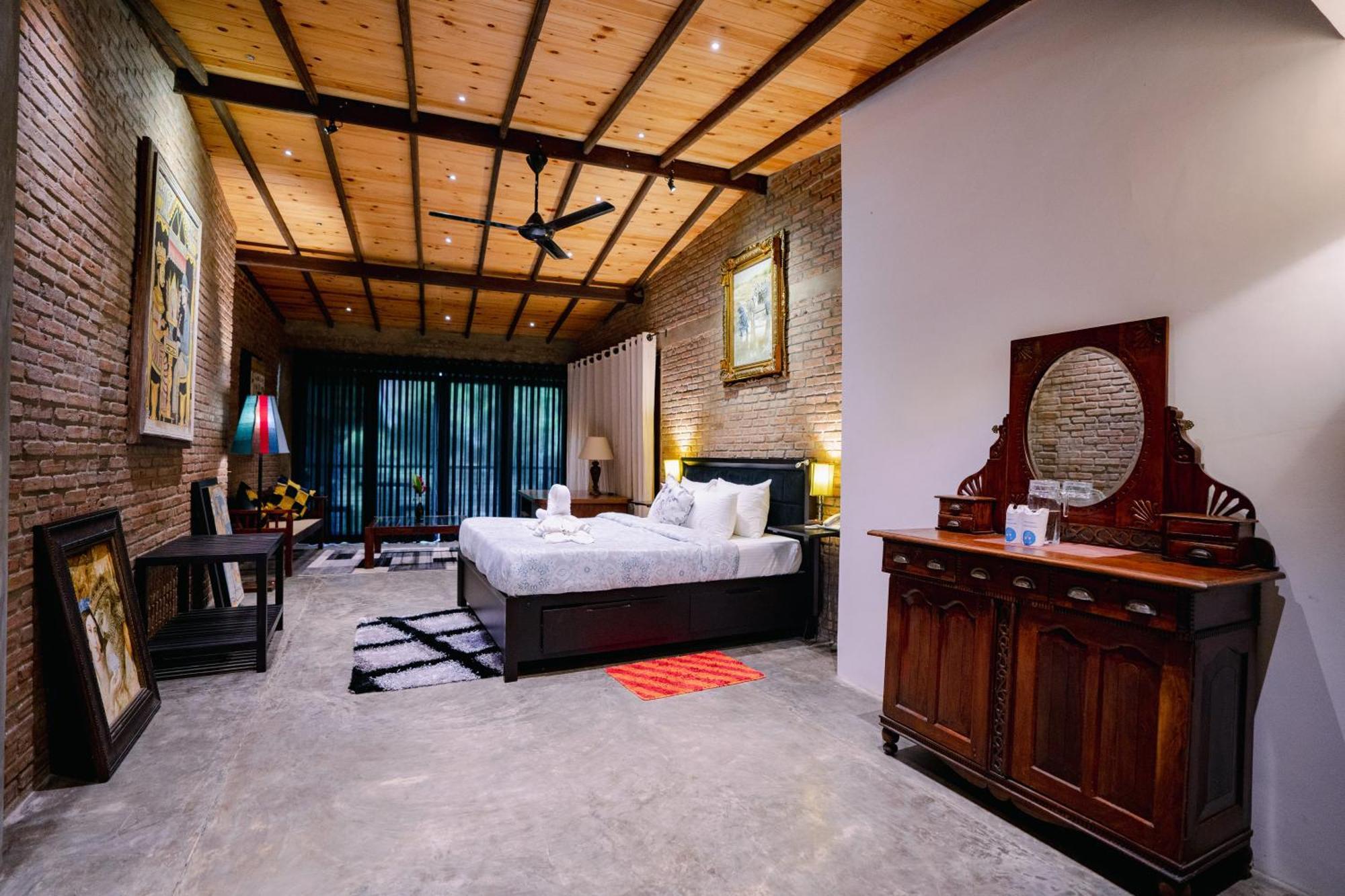 Aayu Hanthana Boutique Hotel Канди Экстерьер фото