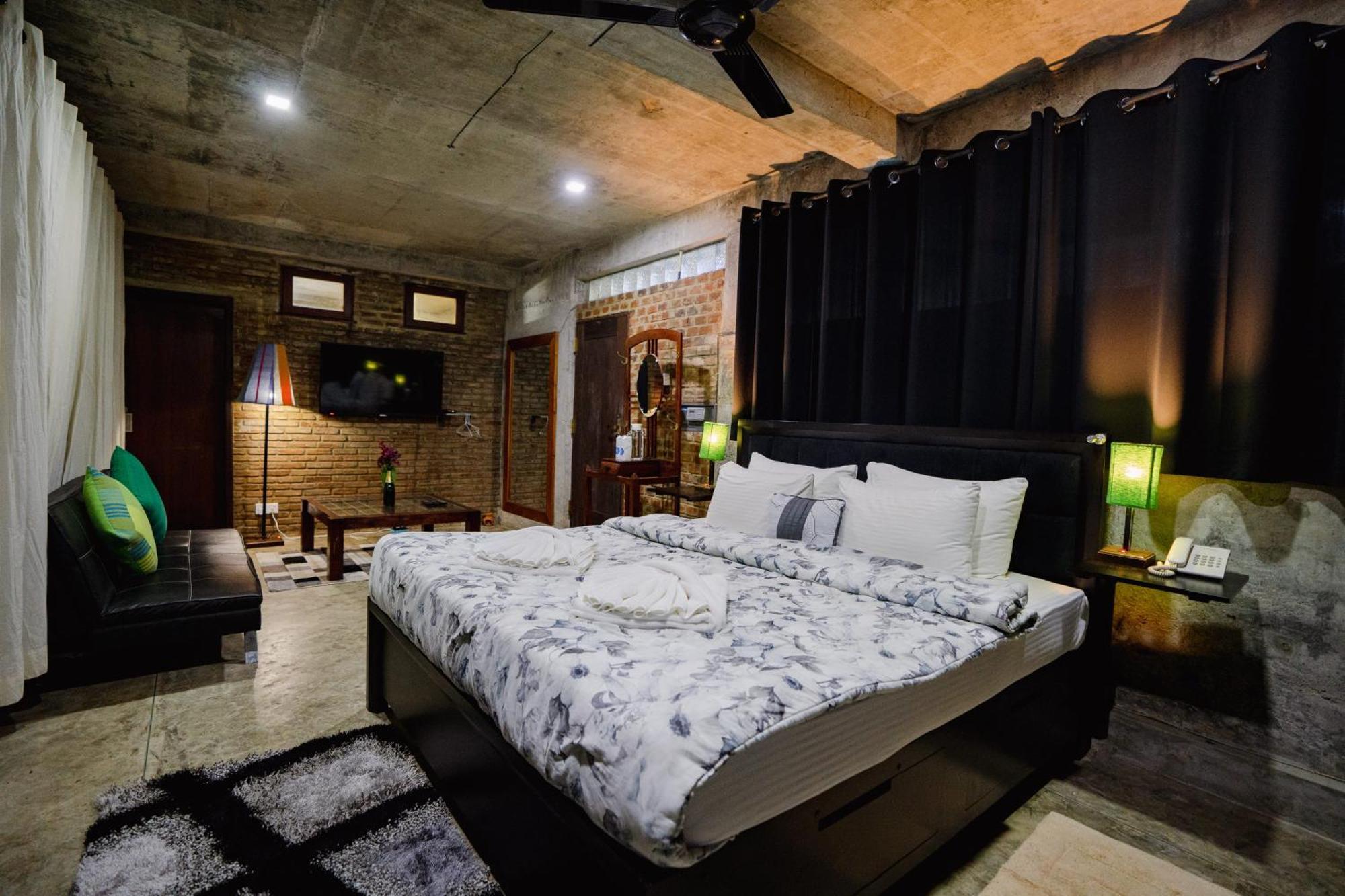 Aayu Hanthana Boutique Hotel Канди Экстерьер фото
