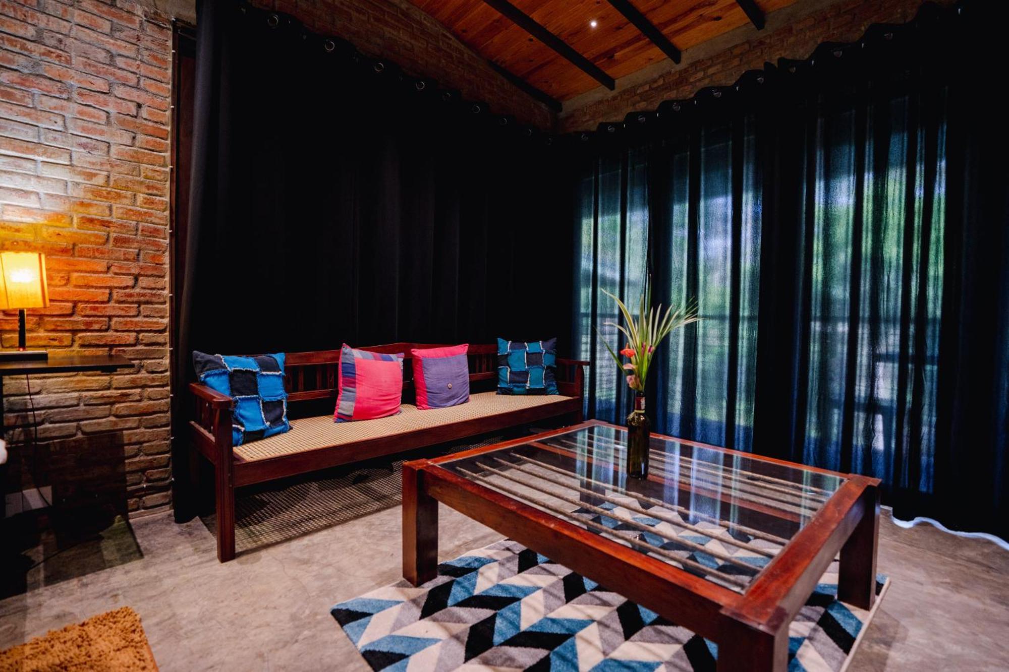 Aayu Hanthana Boutique Hotel Канди Экстерьер фото